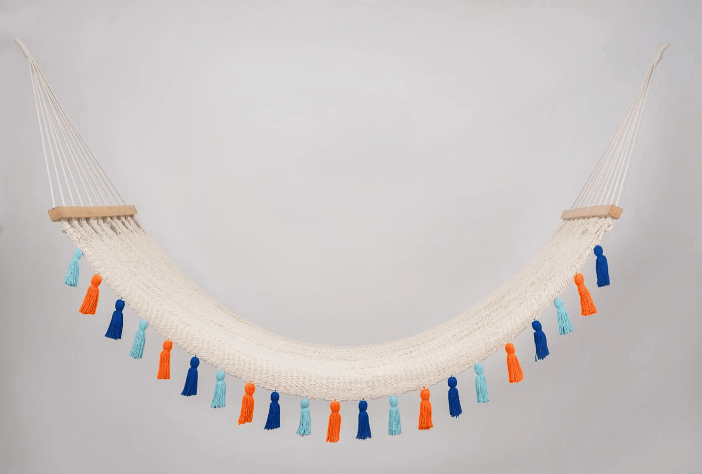 Deluxe Natural Cotton Hammock With Hue Inspired Tassels (Wooden Bar)