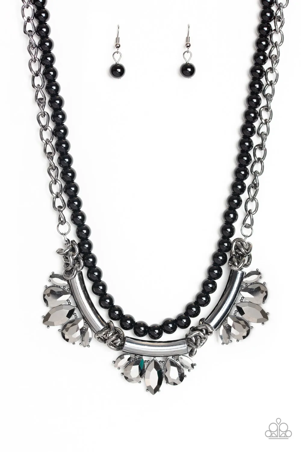 Paparazzi Accessories - Bow Before The Queen - Black Necklace